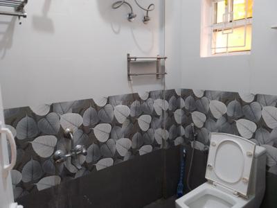 Bathroom Image of 800 Sq.ft 2 BHK Builder Floor for rent in Cox Town Bengaluru for Rs. 18000