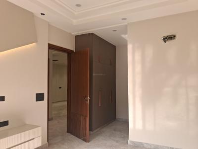 Bedroom Image of 1800 Sq.ft 3 BHK Builder Floor for sale in Paschim Vihar New Delhi for Rs. 37600000