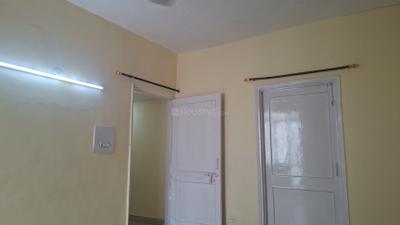 Bedroom Image of 1300 Sq.ft 3 BHK Apartment / Flat for rent in Bathal apartment, Patparganj New Delhi for Rs. 35500