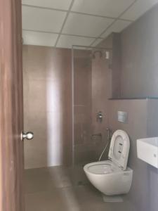 Common Bathroom Image of 1200 Sq.ft 2.5 BHK Apartment / Flat for rent in Runwal The Central Park, Chinchwad Pune for Rs. 45001