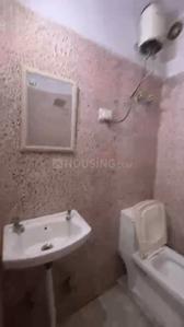 Bathroom Image of 800 Sq.ft 3 BHK Apartment / Flat for sale in Sri Niwaspuri New Delhi for Rs. 11500000