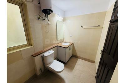 Bathroom Image of 2061 Sq.ft 3 BHK Apartment / Flat for sale in Orchid Petals, Sector 49 Gurgaon for Rs. 36000000