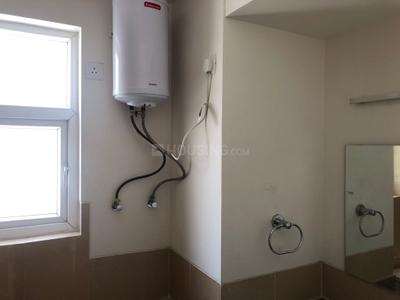 Bathroom Image of 2000 Sq.ft 4.5 BHK Apartment / Flat for sale in Emaar Emerald Floors Premier, Sector 65 Gurgaon for Rs. 37500000