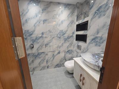 Bathroom Image of 1500 Sq.ft 3 BHK Builder Floor for sale in Janakpuri New Delhi for Rs. 29000000