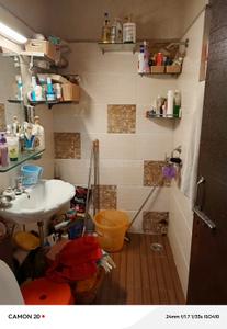 Bathroom Image of 1150 Sq.ft 2 BHK Apartment / Flat for sale in Sitaram Apartment, Patparganj New Delhi for Rs. 21000000