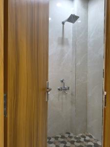 Common Bathroom Image of 1000 Sq.ft 2 BHK Builder Floor for sale in Indirapuram Ghaziabad for Rs. 6800000