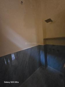 Bathroom Image of 1500 Sq.ft 2 BHK Duplex for rent in Line Par Moradabad for Rs. 16000