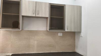 Kitchen Image of 950 Sq.ft 2 BHK Apartment / Flat for rent in Supertech The Romano, Sector 118 Noida for Rs. 24006