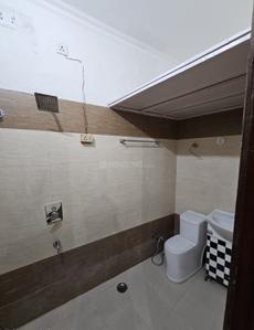 Bathroom Image of 1600 Sq.ft 3 BHK Builder Floor for rent in GMS Road Dehradun for Rs. 27000