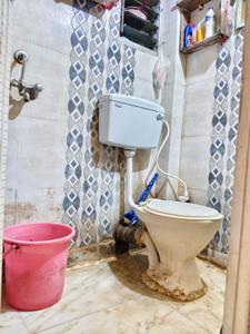 Bathroom Image of 235 Sq.ft 1 RK Apartment / Flat for sale in Tollygunge Kolkata for Rs. 800000