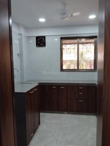Kitchen Image of 900 Sq.ft 2 BHK Apartment / Flat for rent in Khar West Mumbai for Rs. 130000