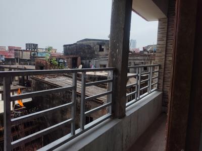 Balcony Image of 800 Sq.ft 2 BHK Apartment / Flat for rent in Picnic Garden Kolkata for Rs. 15000