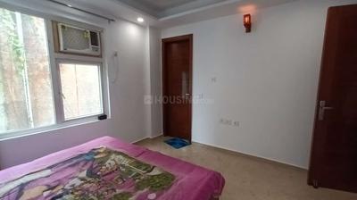 Bedroom Image of 1350 Sq.ft 3 BHK Builder Floor for sale in Paschim Vihar New Delhi for Rs. 22500000