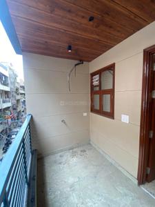 Balcony Image of 720 Sq.ft 2 BHK Builder Floor for rent in Mukherjee Nagar New Delhi for Rs. 31000