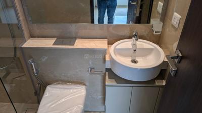 Image of 747 Sq.ft 2 BHK Apartment / Flat for sale in Hiranandani Highland A B C D And E Wing, Powai, Mumbai for Rs. 31500000