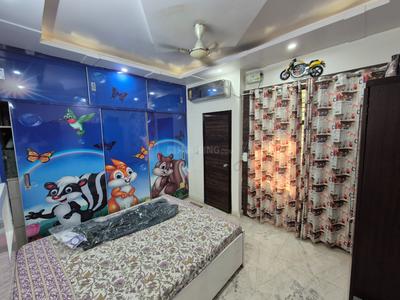 Bedroom Image of 1000 Sq.ft 2 BHK Builder Floor for sale in Ramesh Nagar New Delhi for Rs. 15500000