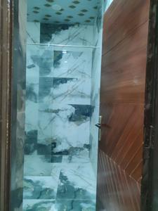 Common Bathroom Image of 810 Sq.ft 2 BHK Independent House for rent in Sector 49 Faridabad for Rs. 30000