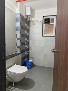 Bathroom Image of 1006 Sq.ft 3 BHK Apartment / Flat for rent in Gini Vivante, Kiwale Pune for Rs. 38000