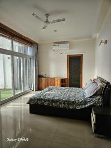 Bedroom Image of 4530 Sq.ft 4.5 BHK Penthouse for sale in Amrapali Silicon City, Sector 76 Noida for Rs. 34000000