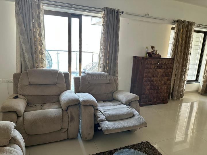 Pride Valencia Main Image 1