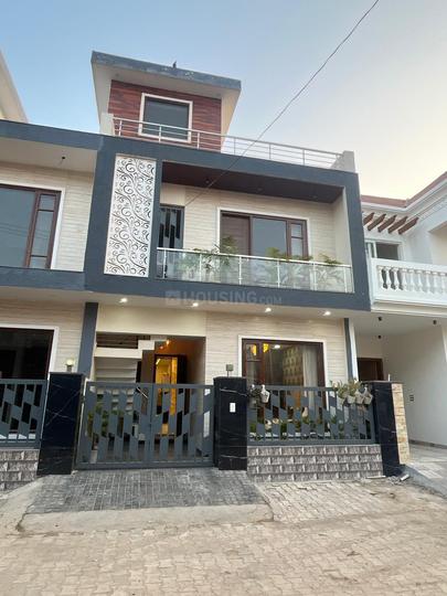 M M ESTATE Main Image 1