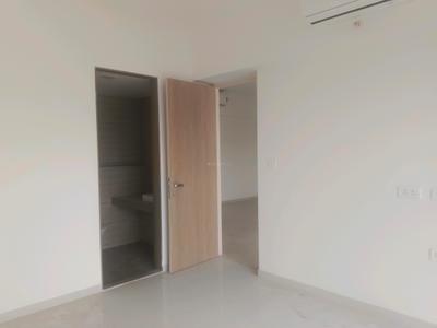 Bedroom Image of 900 Sq.ft 2 BHK Apartment / Flat for sale in Lodha Woods, Kandivali East Mumbai for Rs. 23000000