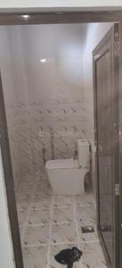 Bathroom Image of 400 Sq.ft 1 BHK Apartment / Flat for rent in Daliganj Lucknow for Rs. 12000