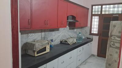 Kitchen Image of 1800 Sq.ft 3 BHK Builder Floor for rent in Sector 9 Gurgaon for Rs. 40000