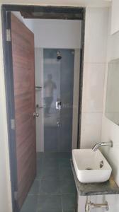 Bathroom Image of 300 Sq.ft 1 BHK Apartment / Flat for rent in Haware Amara, Vikhroli East Mumbai for Rs. 34000
