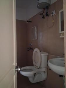 Common Bathroom Image of 1900 Sq.ft 3 BHK Apartment / Flat for sale in Paras Tierea, Sector 137 Noida for Rs. 20000000