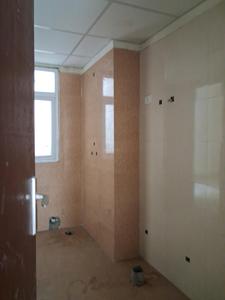 Common Bathroom Image of 1550 Sq.ft 3 BHK Apartment / Flat for sale in Amrapali Heartbeat City IV, Sector 107 Noida for Rs. 17300000