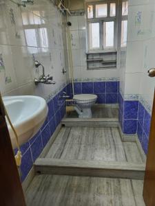 Bathroom Image of 1030 Sq.ft 2 BHK Apartment / Flat for sale in Kalighat Kolkata for Rs. 13000000