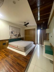 Bedroom Image of 1700 Sq.ft 4 BHK Apartment / Flat for rent in Shilpan Builders Icon, Yogi Nagar Rajkot for Rs. 70000