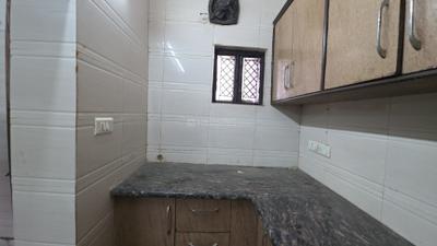 Kitchen Image of 700 Sq.ft 2 BHK Apartment / Flat for rent in Pitampura New Delhi for Rs. 20000