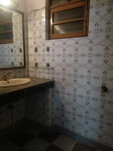 Bathroom Image of 1280 Sq.ft 2.5 BHK Apartment / Flat for sale in Vashisth Vijaya Apartments, Indirapuram Ghaziabad for Rs. 13200000