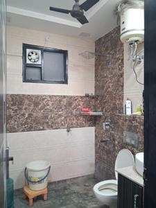 Common Bathroom Image of 1350 Sq.ft 3 BHK Builder Floor for sale in Mansarover Garden New Delhi for Rs. 25000000