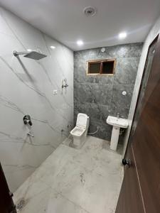 Bathroom Image of 900 Sq.ft 3 BHK Builder Floor for rent in Sector 24 Rohini New Delhi for Rs. 21000