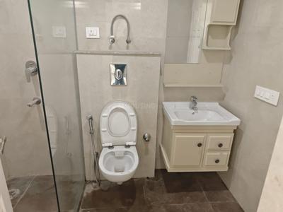 Bathroom Image of 1406 Sq.ft 3 BHK Apartment / Flat for rent in Mahanagar Colony Bareilly for Rs. 32000
