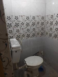 Bathroom Image of 700 Sq.ft 1 RK Builder Floor for rent in Gomti Nagar Lucknow for Rs. 12000
