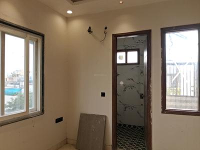 Bedroom Image of 900 Sq.ft 3 BHK Builder Floor for rent in Paschim Vihar New Delhi for Rs. 39500
