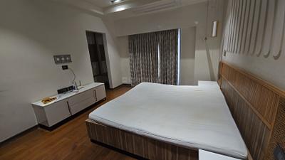 Bedroom Image of 2200 Sq.ft 4 BHK Apartment / Flat for rent in Adani Water Lily, Shantigram Ahmedabad for Rs. 145000