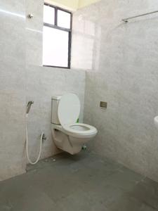 Common Bathroom Image of 970 Sq.ft 2 BHK Apartment / Flat for rent in Primarc Southwinds, Rajpur Kolkata for Rs. 17000