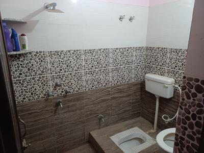 Bathroom Image of 1200 Sq.ft 3 BHK Independent House for rent in Khagaul Patna for Rs. 10000