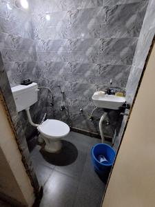 Bathroom Image of 720 Sq.ft 2 BHK Builder Floor for sale in Mukherjee Nagar New Delhi for Rs. 5800000