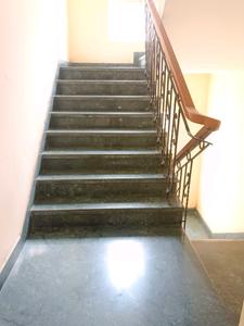 Staircase Image of 2100 Sq.ft 4 BHK Apartment / Flat for sale in Bhuwalka Aishwarya Gardens , Bhowanipore Kolkata for Rs. 40500000