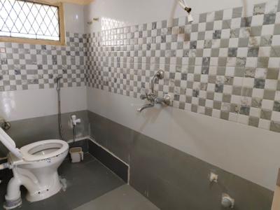 Bathroom Image of 380 Sq.ft 1 BHK Apartment / Flat for rent in Begumpet Hyderabad for Rs. 20000