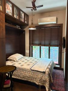 Bedroom Image of 800 Sq.ft 2 BHK Apartment / Flat for rent in Khar West Mumbai for Rs. 140000