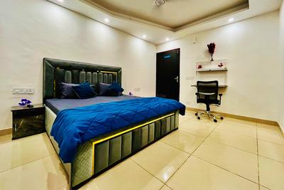 Bedroom Image of 300 Sq.ft 1 BHK Apartment / Flat for rent in DLF Phase 3 Gurgaon for Rs. 26000