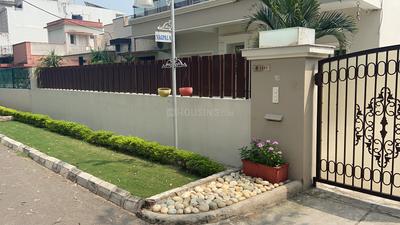 Balcony Image of Renu PG  in Sector 8, Chandigarh