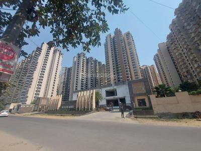 Image of 882 Sq.ft 3 BHK Apartment / Flat for sale in RG Luxury Homes Tower A F And M, Noida Extension, Greater Noida for Rs. 9900000